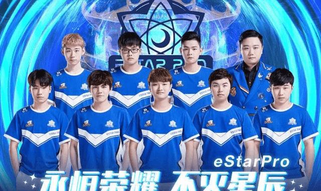  电竞选手刻苦训练磨砺精湛技艺