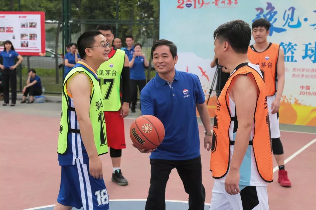  篮球友谊赛促进交流，跨国对决增进友谊