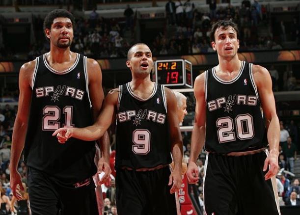  双塔组合发威，内线统治力无人能挡