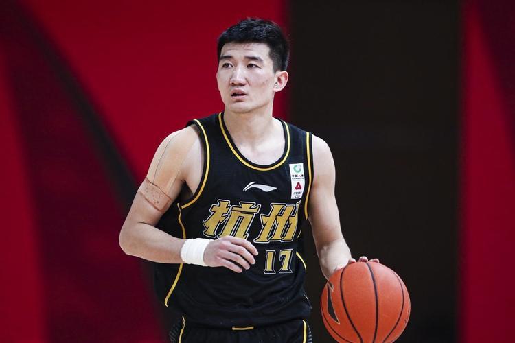  上海男篮外援发威，客场力克北京首钢队