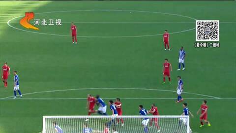  赛前训练开放日，球迷零距离接触球星