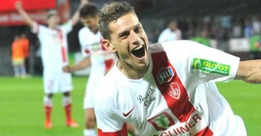  法甲豪门碰撞，巴黎圣日耳曼横扫马赛