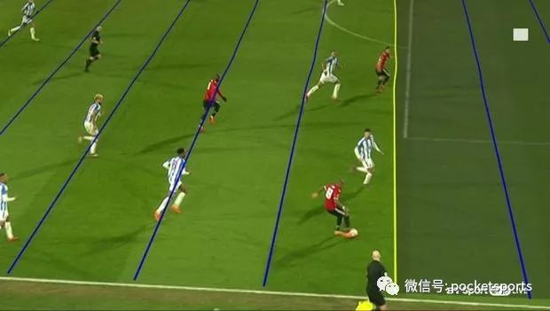  裁判判罚争议不断，VAR技术成焦点话题  